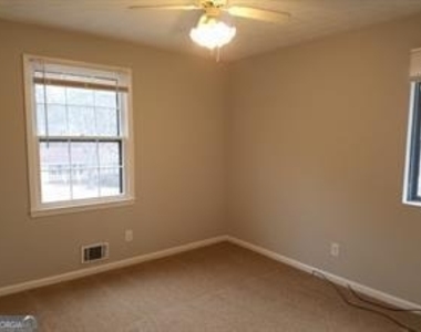 4101 Springlake Circle - Photo Thumbnail 9