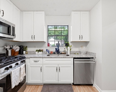 1070 Travelers Trail Nw - Photo Thumbnail 9