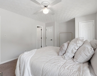 1070 Travelers Trail Nw - Photo Thumbnail 11