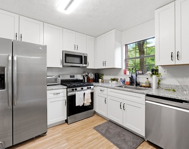 1070 Travelers Trail Nw - Photo Thumbnail 8