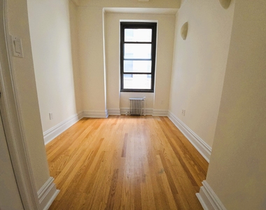 2nd Avenue - Photo Thumbnail 3