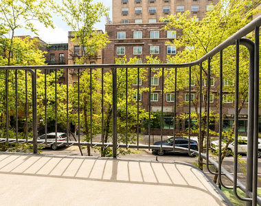East 12th Street - Photo Thumbnail 6