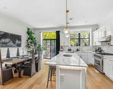 586 Quincy Street - Photo Thumbnail 3