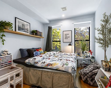 586 Quincy Street - Photo Thumbnail 7