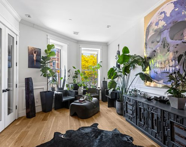 586 Quincy Street - Photo Thumbnail 1