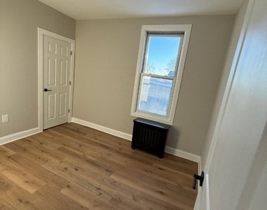 254 Montclair Ave - Photo Thumbnail 1
