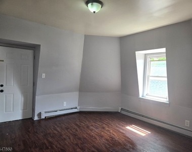 763 W Grand Ave - Photo Thumbnail 7