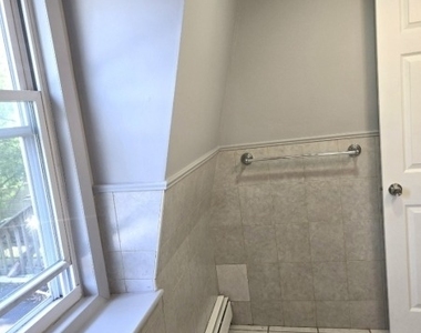 763 W Grand Ave - Photo Thumbnail 9