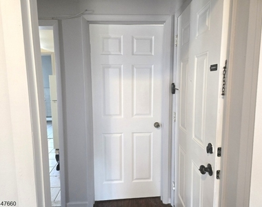 763 W Grand Ave - Photo Thumbnail 5