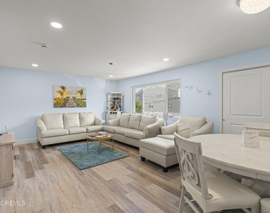 1 Osborne Place - Photo Thumbnail 10