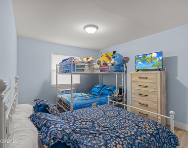 1 Osborne Place - Photo Thumbnail 14
