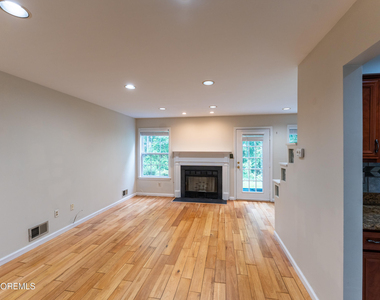 314 Towne Drive - Photo Thumbnail 7