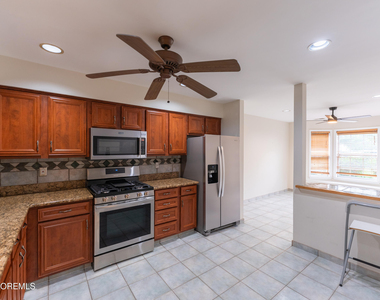 314 Towne Drive - Photo Thumbnail 3