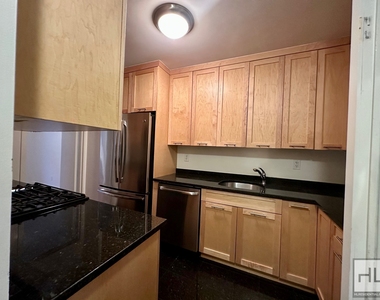 West 87th Street - Photo Thumbnail 8