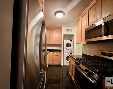 West 87th Street - Photo Thumbnail 9