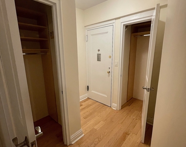 East 56 Street - Photo Thumbnail 9