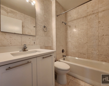 West 87th Street - Photo Thumbnail 2