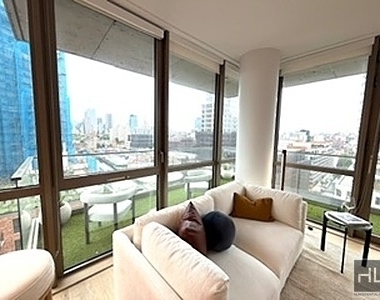 Carroll St - Photo Thumbnail 2