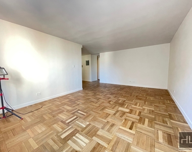 East 79th Street - Photo Thumbnail 1