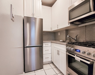 East 73rd Street - Photo Thumbnail 2