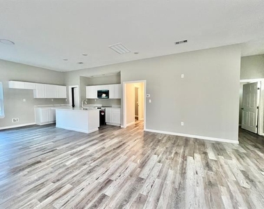 22060 Flanagan Circle - Photo Thumbnail 3