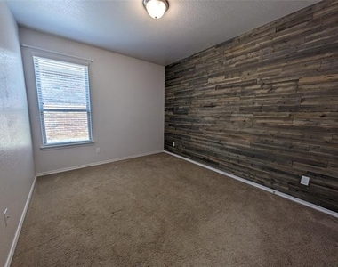1108 Bowlus Drive - Photo Thumbnail 12