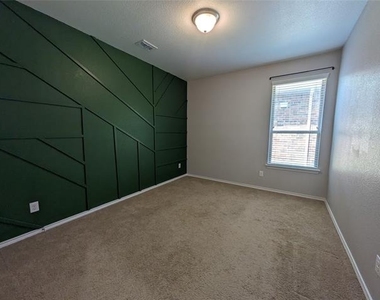 1108 Bowlus Drive - Photo Thumbnail 15