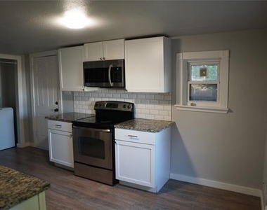 207 N Illinois Street - Photo Thumbnail 11