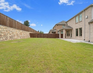 3533 Hyacinth Way - Photo Thumbnail 29