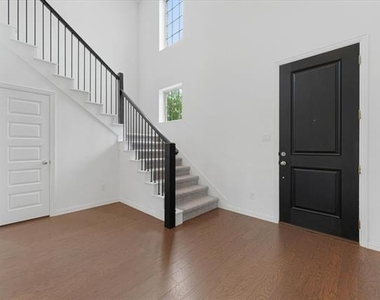 3533 Hyacinth Way - Photo Thumbnail 4