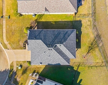 9200 Water Tree Drive - Photo Thumbnail 4