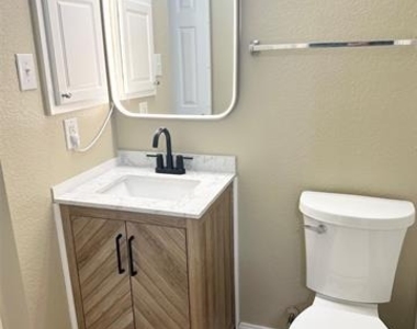806 Cascades Drive - Photo Thumbnail 25