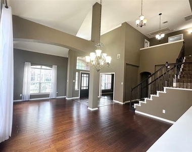 806 Cascades Drive - Photo Thumbnail 1