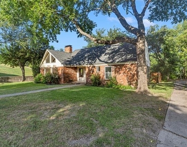 508 Whittle Way - Photo Thumbnail 2