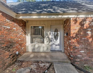508 Whittle Way - Photo Thumbnail 4