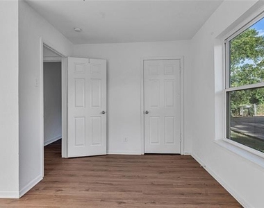 508 Whittle Way - Photo Thumbnail 19
