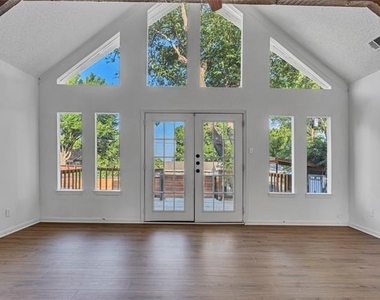 508 Whittle Way - Photo Thumbnail 9