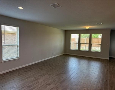 9620 Springmill - Photo Thumbnail 3