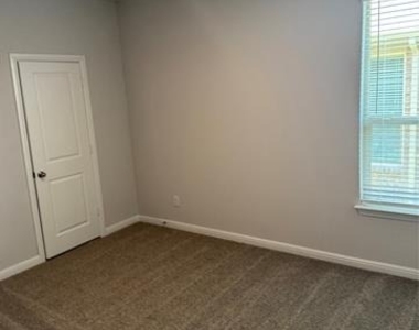 9620 Springmill - Photo Thumbnail 5