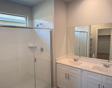 9620 Springmill - Photo Thumbnail 2