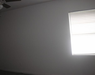 1224 N 66th - Photo Thumbnail 9