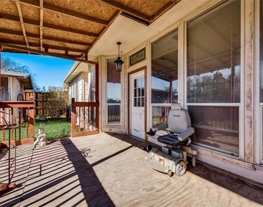521 Brazos Street - Photo Thumbnail 10