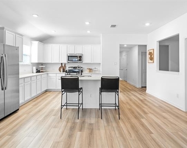 1204 Nuevo Rancho Lane - Photo Thumbnail 10