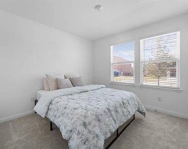 1204 Nuevo Rancho Lane - Photo Thumbnail 5
