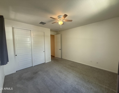263 E Lantana Drive - Photo Thumbnail 6