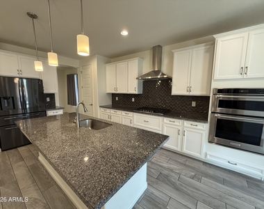 263 E Lantana Drive - Photo Thumbnail 14