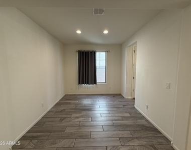 263 E Lantana Drive - Photo Thumbnail 8