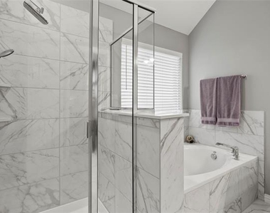 2532 Governors Boulevard - Photo Thumbnail 18