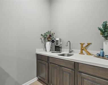 2532 Governors Boulevard - Photo Thumbnail 19