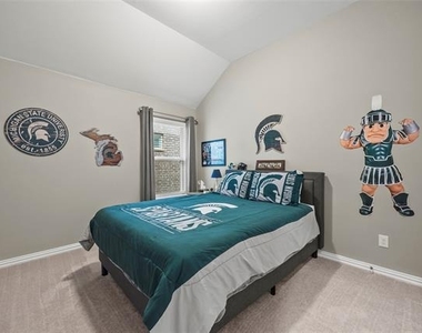 2532 Governors Boulevard - Photo Thumbnail 22